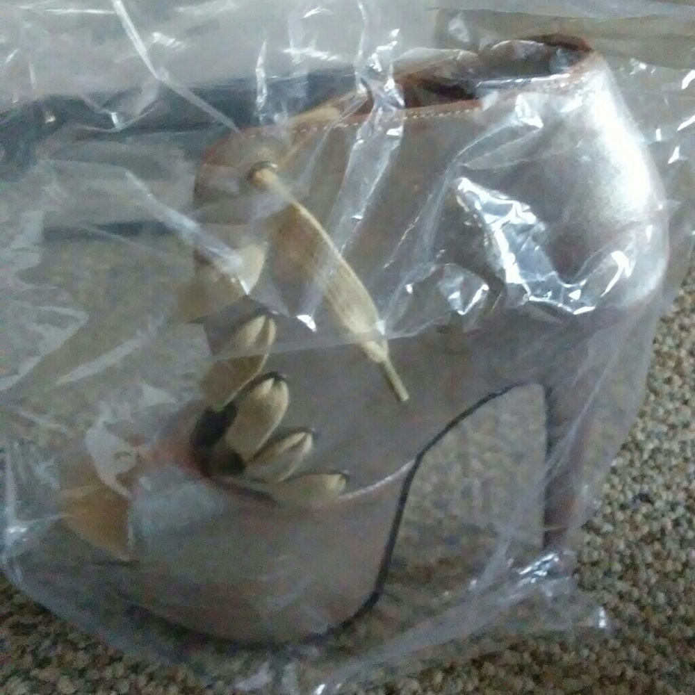Fergie pumps